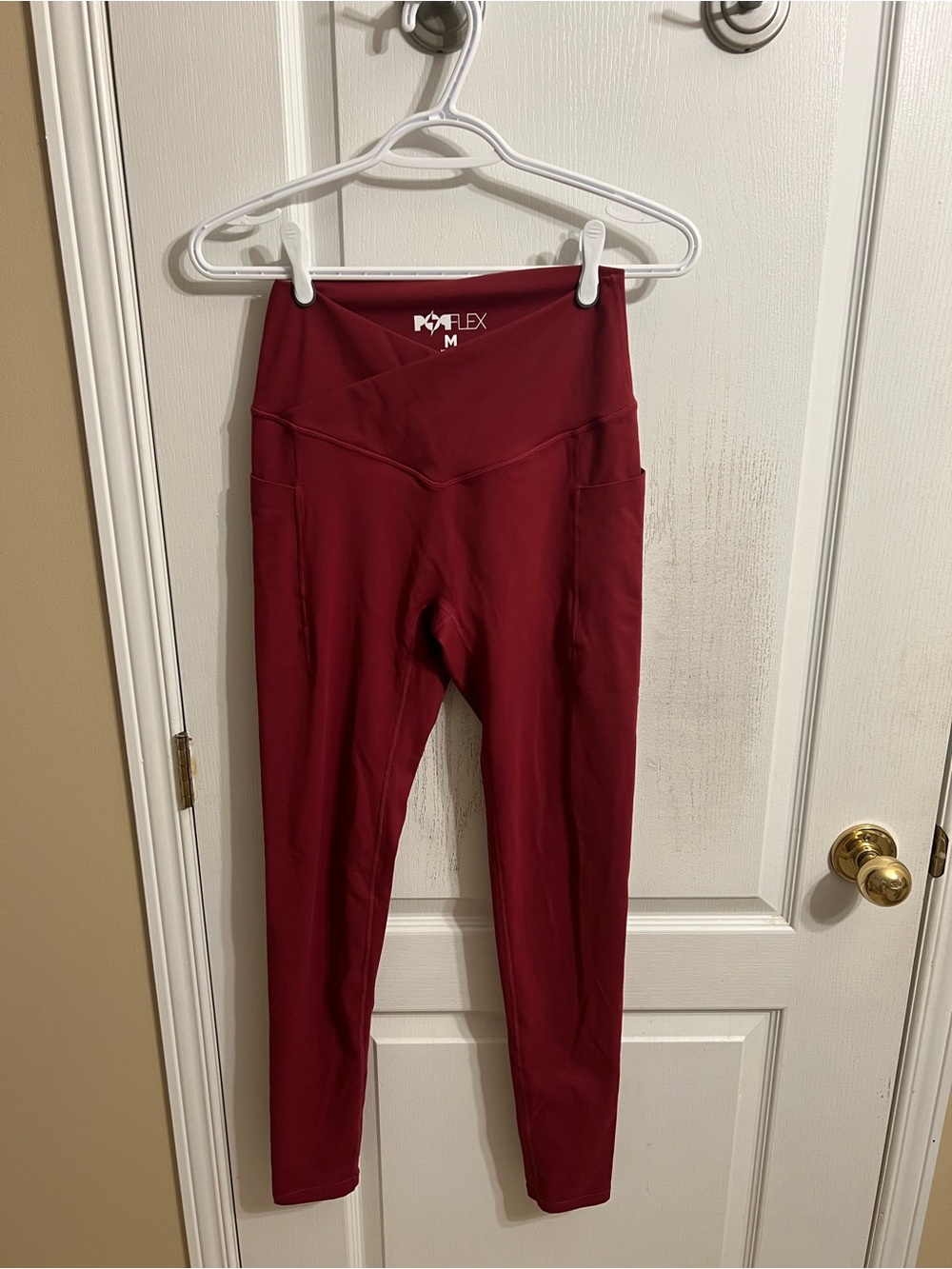 PopFlex Crisscross Hourglass® Legging with Pockets